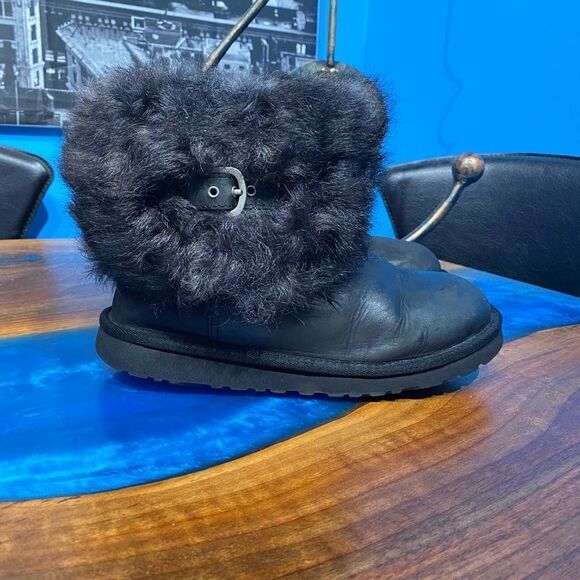 Furry ugg boots - Picture 2 of 4